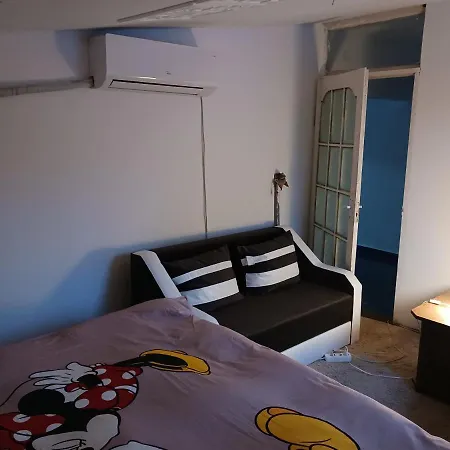 Sara 3 Dormitoare Nu Primesc Santieristi Si Petrecareti Βουκουρέστι